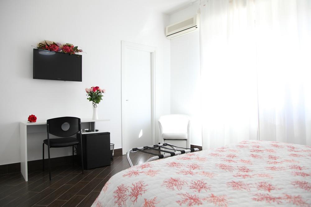 B&B Rosaly ซานคาตัลโด ภายนอก รูปภาพ